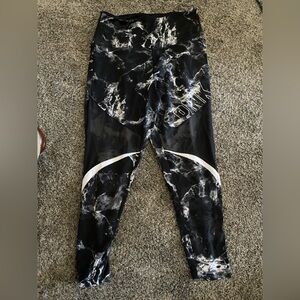 Victoria's Secret Black & White Marble Print Leggings